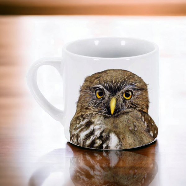 Taza de café espresso blanca con ilustración de un Retrato de Chuncho Chileno".